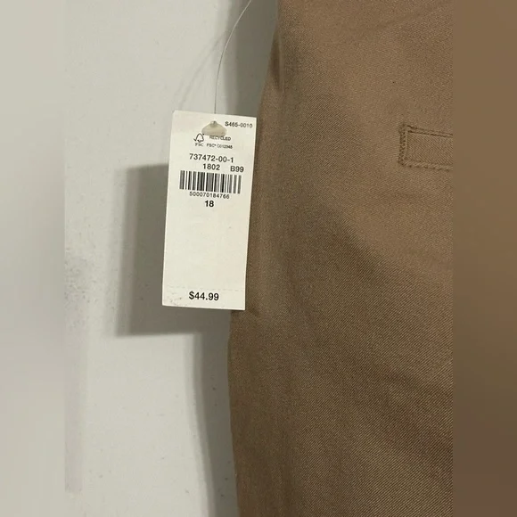 NWT- Plus Size Old Navy High Raise Pixie Skinny Pants - Picture 3 of 6